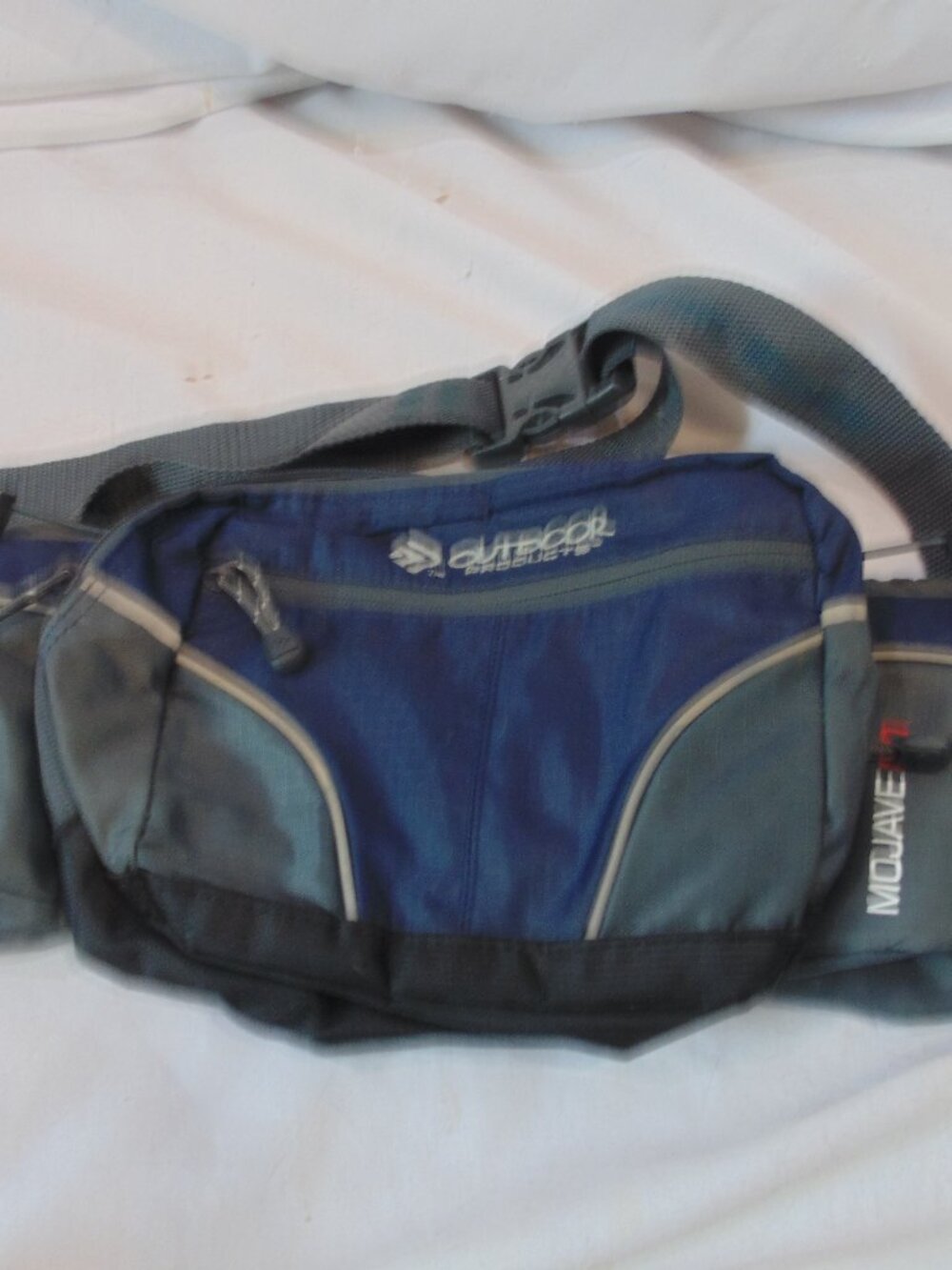 Outdoor Products Mojave 8.0 fanny pack with side water bottle holders